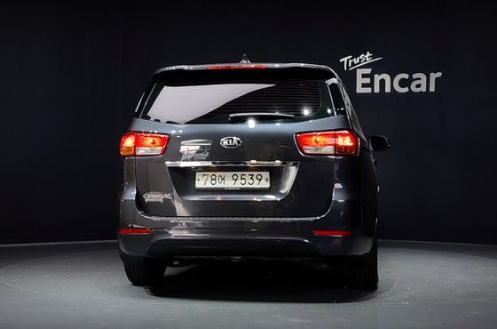 Kia Carnival 11-seater Deluxe — пробег 174 617 км — фото 4 из 5