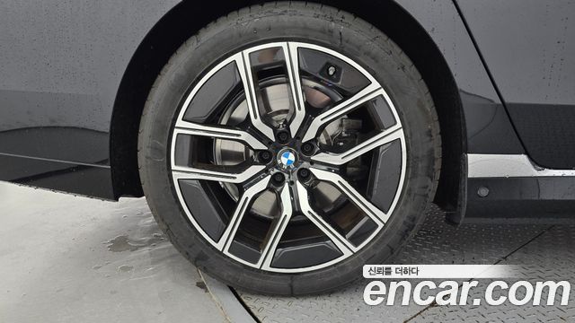 BMW i7 из Кореи Encar
