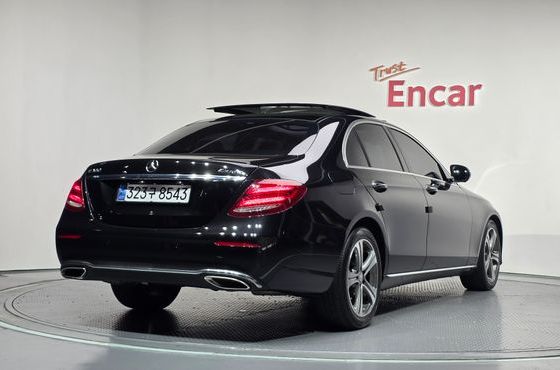 Mercedes-Benz E-Class E300 4MATIC Avnatgarde — пробег 115 283 км — фото 2 из 5