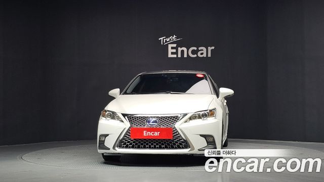 Lexus CT200h из Кореи Encar