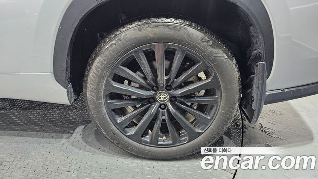 Toyota Highlander Hybrid Limited — пробег 42 923 км — фото 5 из 5