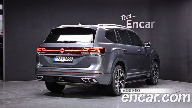 Volkswagen Atlas 2.0 TSI R-LINE 7-Seater — пробег 20 182 км — фото 2 из 5