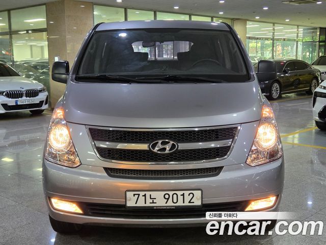 Hyundai Starex 4WD 12-Seater Wagon CVX Luxury — пробег 49 854 км — фото 2 из 5