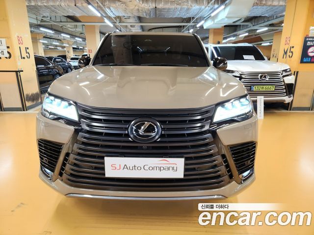 Lexus LX 700h Overtrail — пробег 8 000 км — фото 1 из 5