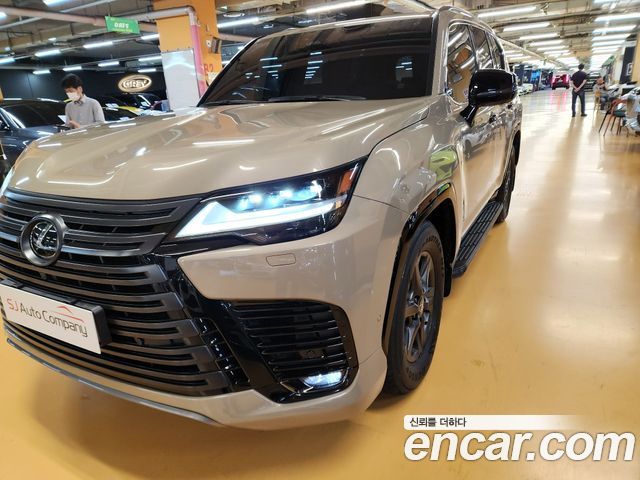 Lexus LX 700h Overtrail — пробег 8 000 км — фото 3 из 5