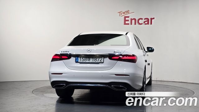 Mercedes-Benz E-Class из Кореи Encar