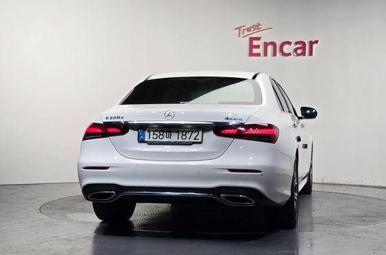 Mercedes-Benz E-Class E220d 4MATIC AMG Line — пробег 29 778 км — фото 4 из 5