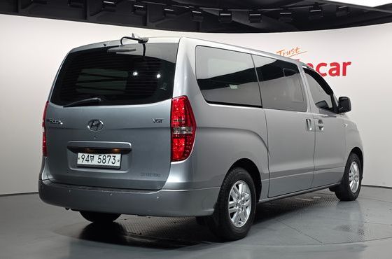 Hyundai Starex Van 5-Seater Modern — пробег 180 768 км — фото 2 из 5