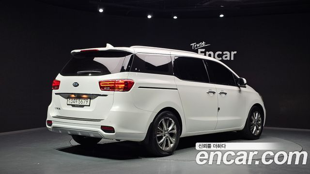 Kia Carnival из Кореи Encar