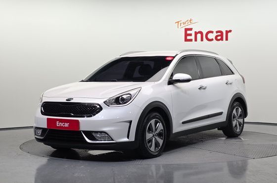 Kia Niro Luxury — пробег 90 913 км — фото 1 из 5