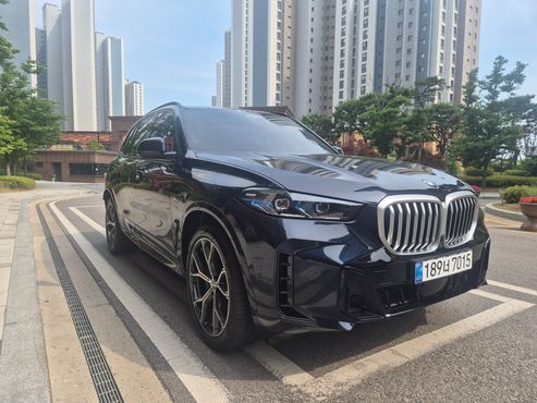 BMW X5 xDrive 40i M Sport — пробег 1 864 км — фото 1 из 5