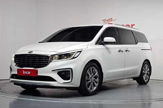 Kia Carnival 7-Seater Limousine VIP — пробег 65 483 км — фото 1 из 5