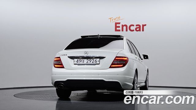 Mercedes-Benz C-Class C200 CGI AVANTGARDE — пробег 61 022 км — фото 4 из 5