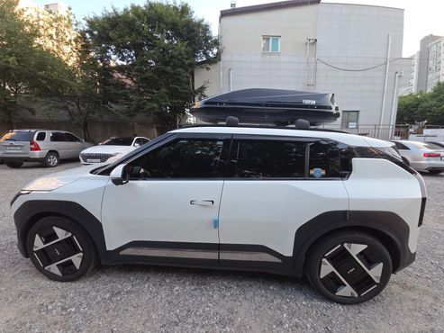 Kia EV3 Long Range 2WD Earth — пробег 27 000 км — фото 2 из 5