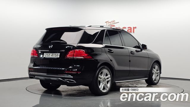 Mercedes-Benz GLE-Class GLE350 d 4MATIC — пробег 105 009 км — фото 2 из 5