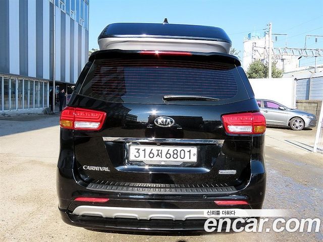 Kia Carnival из Кореи Encar