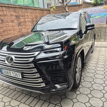 Lexus LX 700h VIP — пробег 300 км — фото 1 из 5