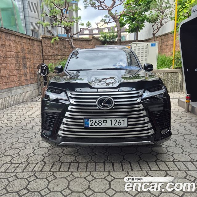 Lexus LX 700h VIP — пробег 300 км — фото 3 из 5