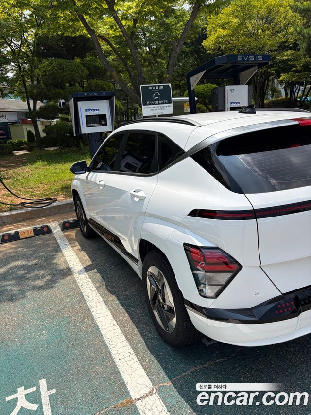 Hyundai Kona Long Range Premium — пробег 29 000 км — фото 4 из 5