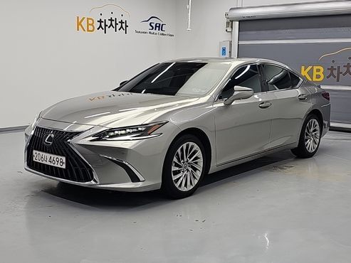 Lexus ES Executive — пробег 38 468 км — фото 1 из 5