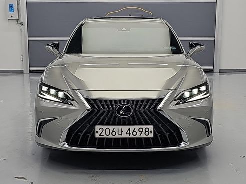 Lexus ES Executive — пробег 38 468 км — фото 2 из 5