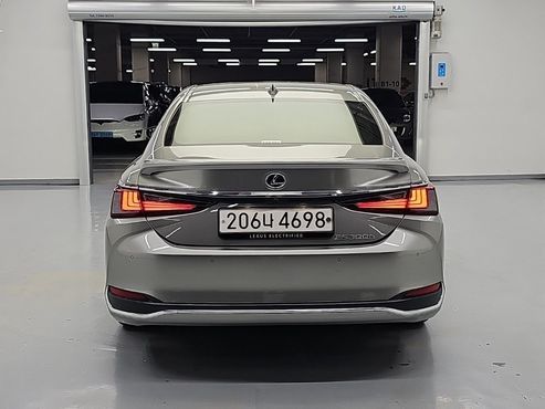 Lexus ES Executive — пробег 38 468 км — фото 4 из 5
