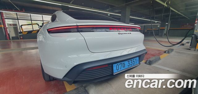 Porsche Taycan из Кореи Encar