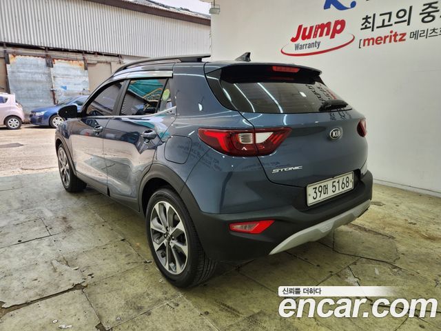 Kia Stonic 1.4 Trendy — пробег 83 884 км — фото 2 из 5