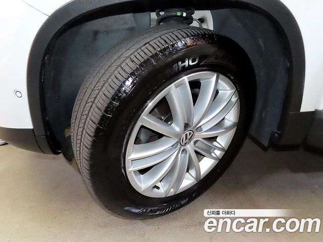 Volkswagen Tiguan 2.0 TDI  Premium 5N — пробег 185 571 км — фото 5 из 5