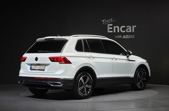 Volkswagen Tiguan 2.0 TDI Premium — пробег 53 437 км — фото 2 из 5
