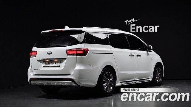 Kia Carnival из Кореи Encar