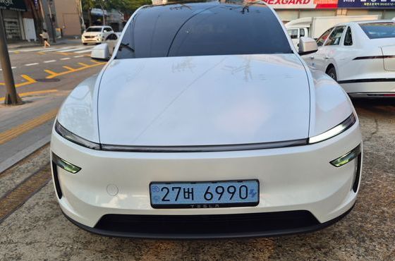 Tesla Model Y Premium RWD — пробег 500 км — фото 1 из 5