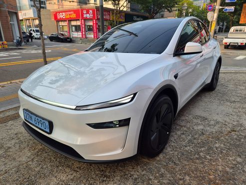 Tesla Model Y Premium RWD — пробег 500 км — фото 2 из 5