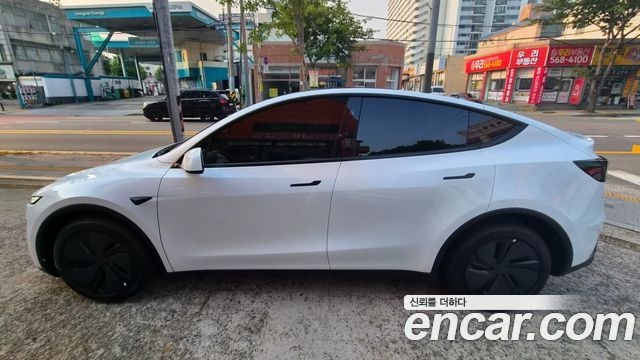 Tesla Model Y Premium RWD — пробег 500 км — фото 3 из 5