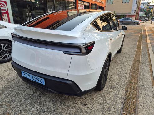Tesla Model Y Premium RWD — пробег 500 км — фото 5 из 5