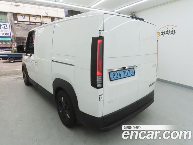 Kia PV5 Cargo Long Range Basic — пробег 5 206 км — фото 4 из 5
