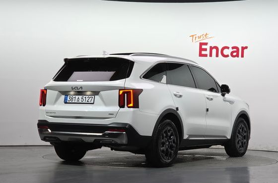 Kia Sorento HEV 1.6 2WD Signature — пробег 9 794 км — фото 2 из 5