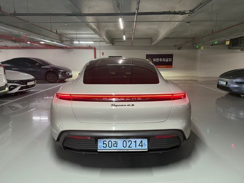 Porsche Taycan 4S — пробег 11 600 км — фото 5 из 5