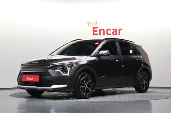 Kia Niro Prestige — пробег 1 878 км — фото 1 из 5