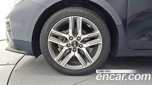 Kia K3 из Кореи Encar