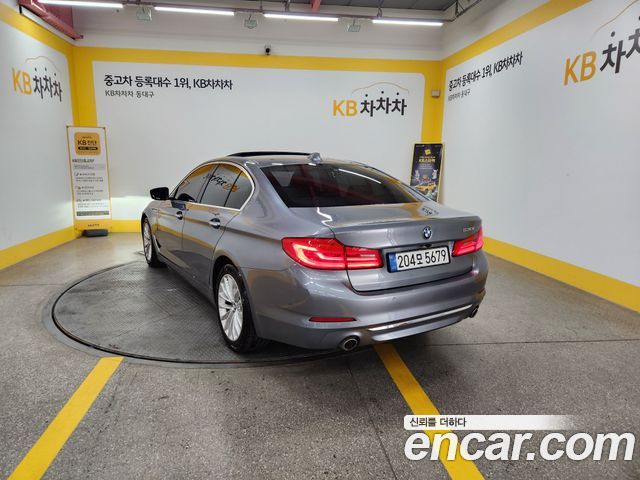 BMW 5-Series 530i Luxury Plus — пробег 68 044 км — фото 2 из 5