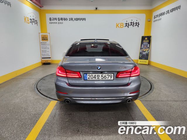 BMW 5-Series 530i Luxury Plus — пробег 68 044 км — фото 4 из 5