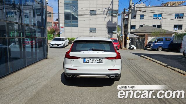 Volvo V60 B5 Pro AWD — пробег 78 650 км — фото 4 из 5