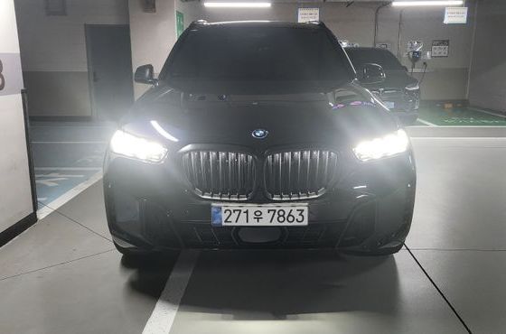 BMW X5 xDrive 50e M Sport — пробег 2 300 км — фото 3 из 5