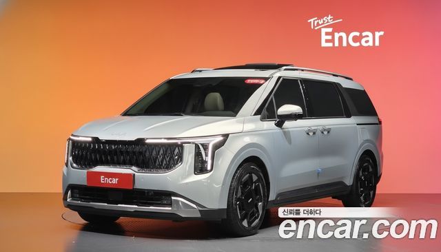 Kia Carnival 9-Seater Signature — пробег 45 390 км — фото 1 из 5