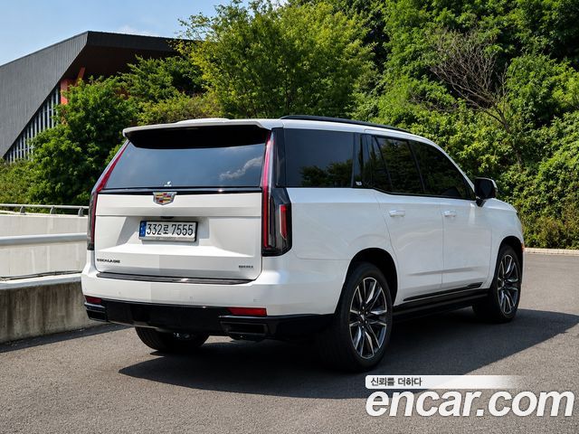Cadillac Escalade 6.2 ESV ESV Sports Platinum — пробег 28 830 км — фото 3 из 5