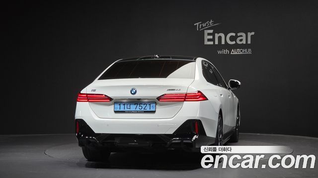 BMW i5 xDrive 40 M Sport — пробег 22 848 км — фото 4 из 5