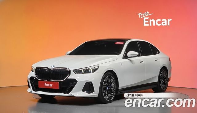 BMW i5 xDrive 40 M Sport — пробег 22 848 км — фото 1 из 5