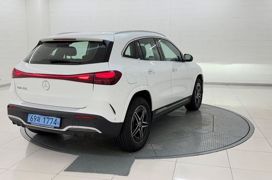 Mercedes-Benz EQA EQA250 AMG Line — пробег 5 226 км — фото 5 из 5