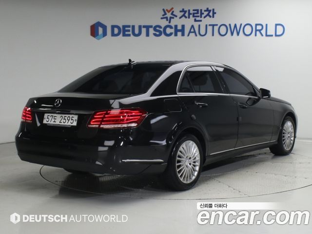 Mercedes-Benz E-Class E200 Elegance — пробег 45 830 км — фото 2 из 5
